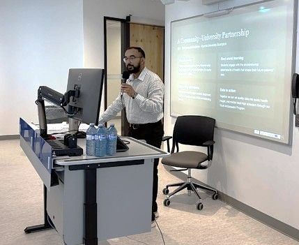 Jashan Gill presenting to TMU students